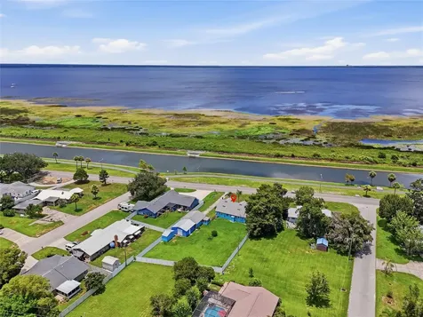 211 Lakeshore Boulevard St Cloud FL 34769