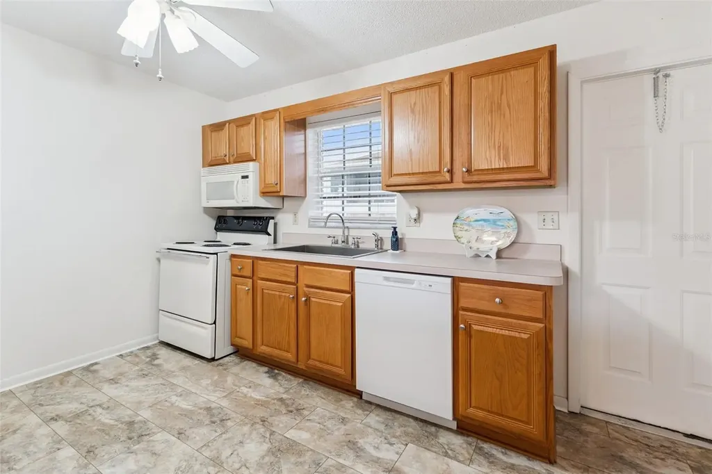 1433 Thousand Roses Avenue W Lake Wales FL 33853