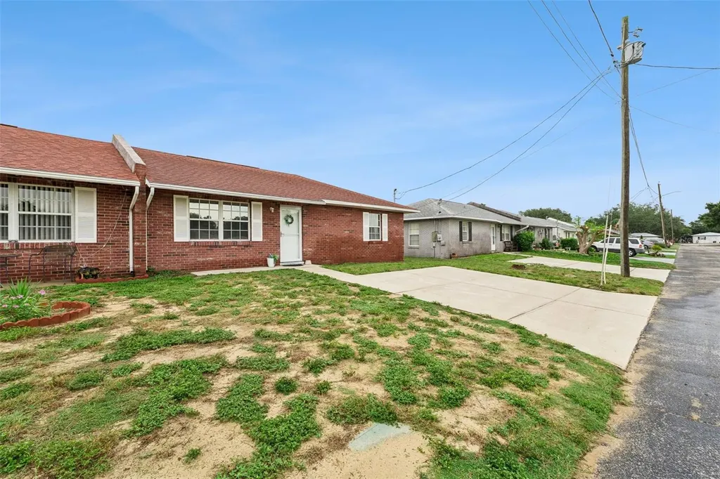 1433 Thousand Roses Avenue W Lake Wales FL 33853