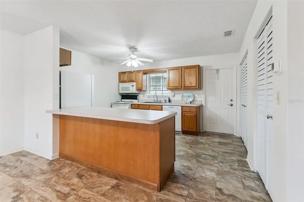 1433 Thousand Roses Avenue W Lake Wales FL 33853