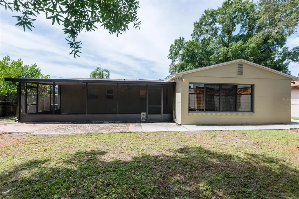 4425 W Bay Villa Avenue Tampa FL 33611