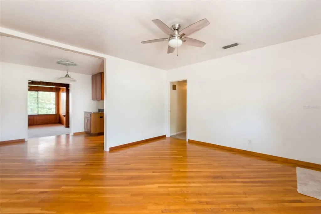 4425 W Bay Villa Avenue Tampa FL 33611