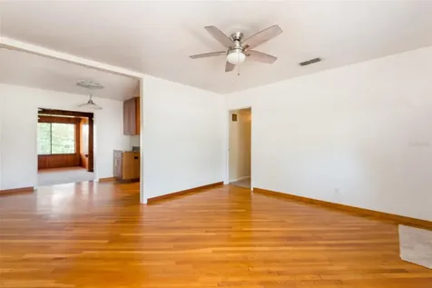 4425 W Bay Villa Avenue Tampa FL 33611