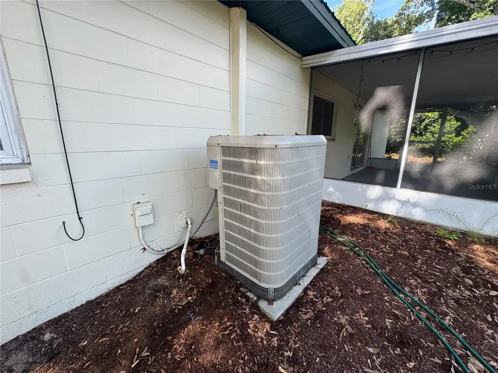 624 Wood Road Seffner FL 33584