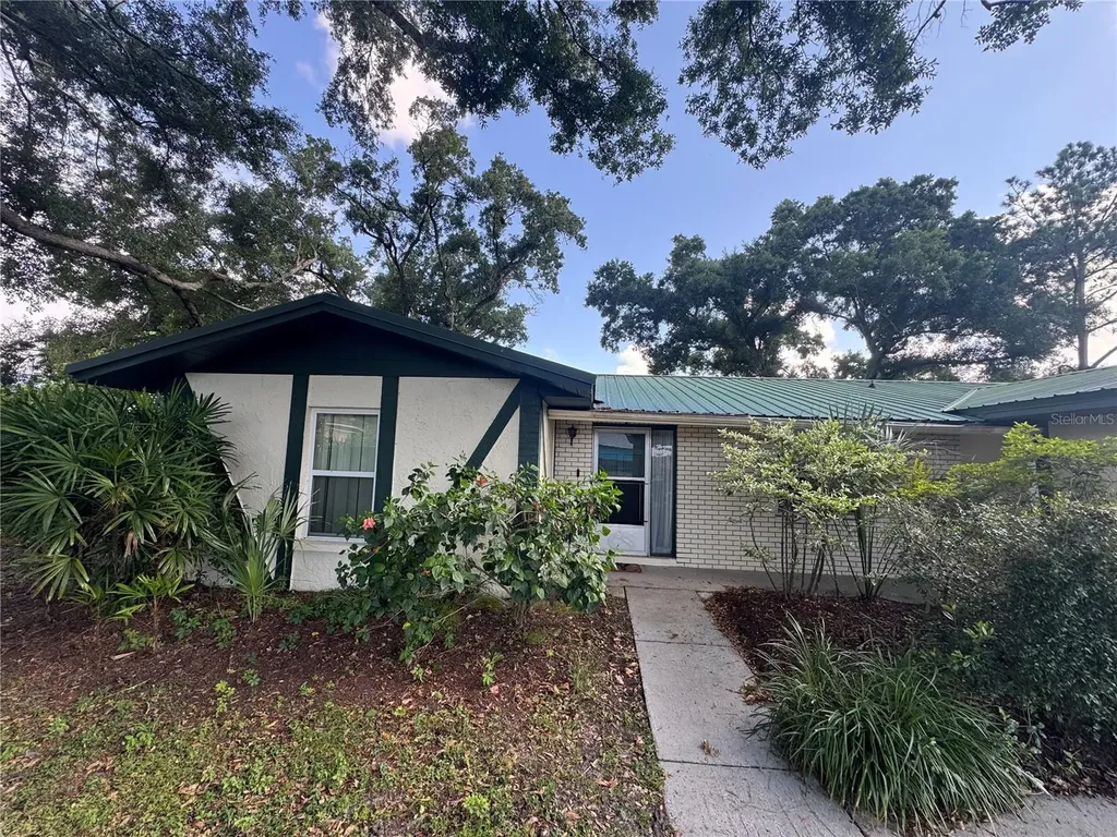 624 Wood Road Seffner FL 33584