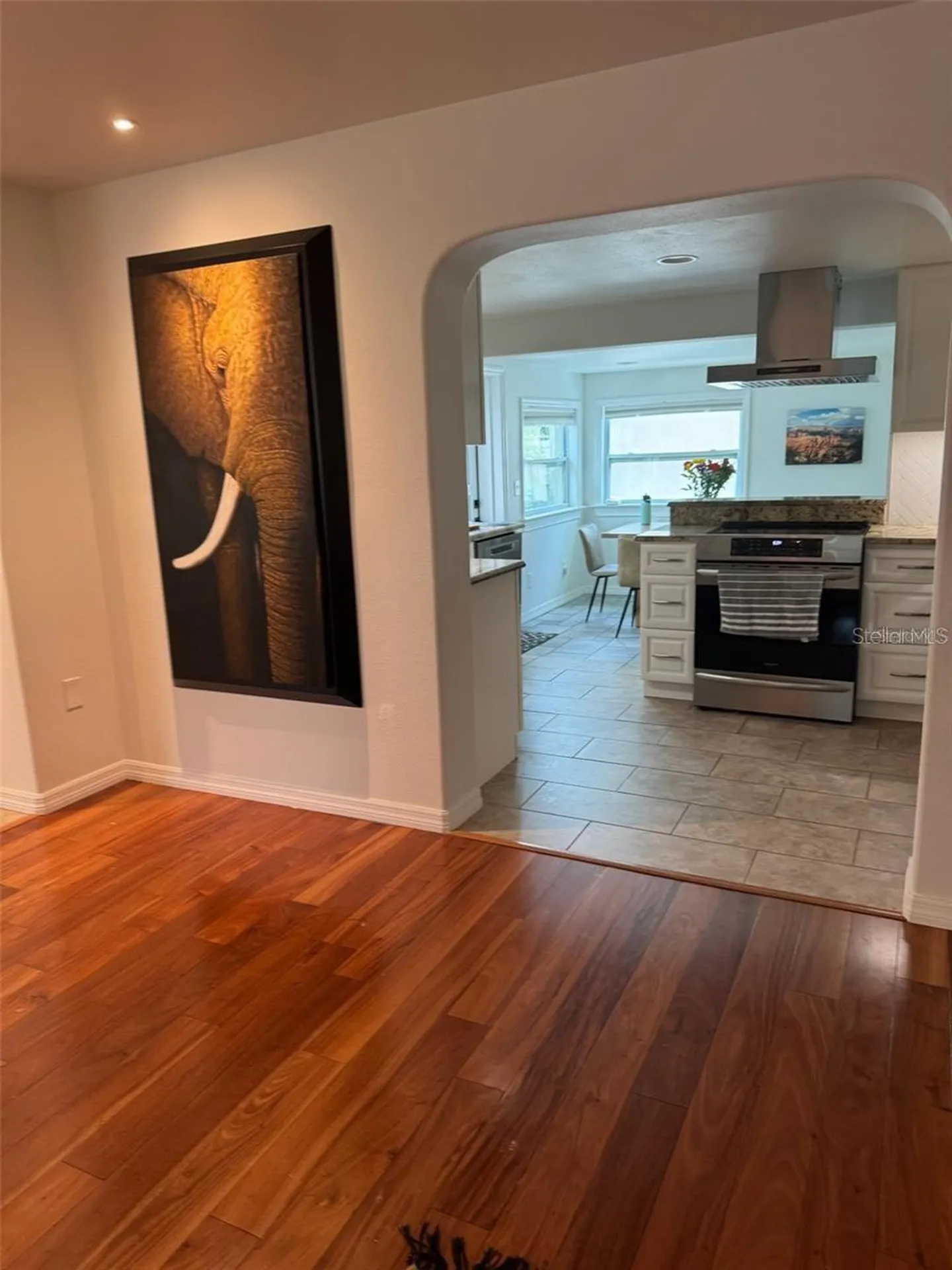 136 25th Avenue N St Petersburg FL 33704