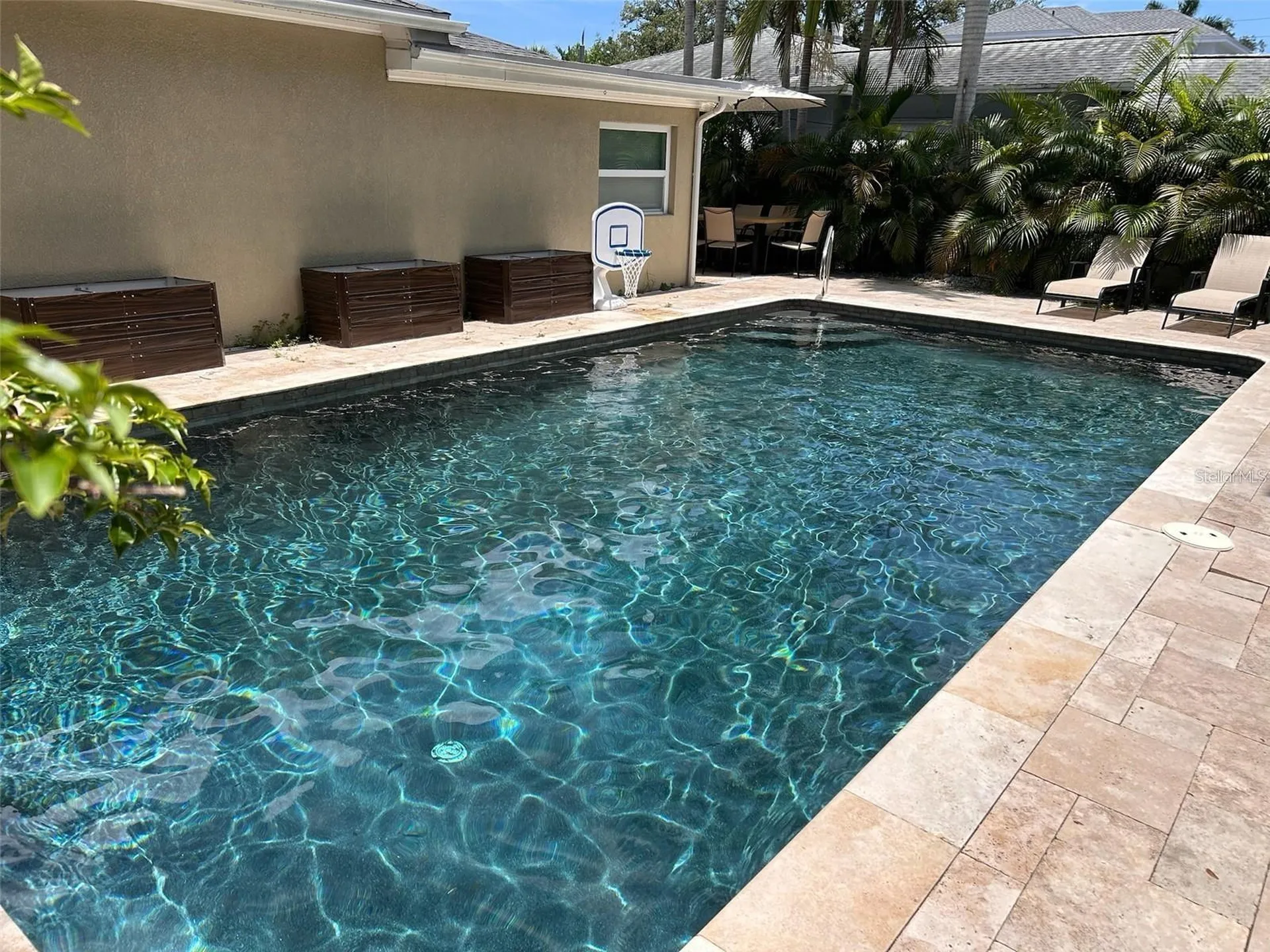 136 25th Avenue N St Petersburg FL 33704