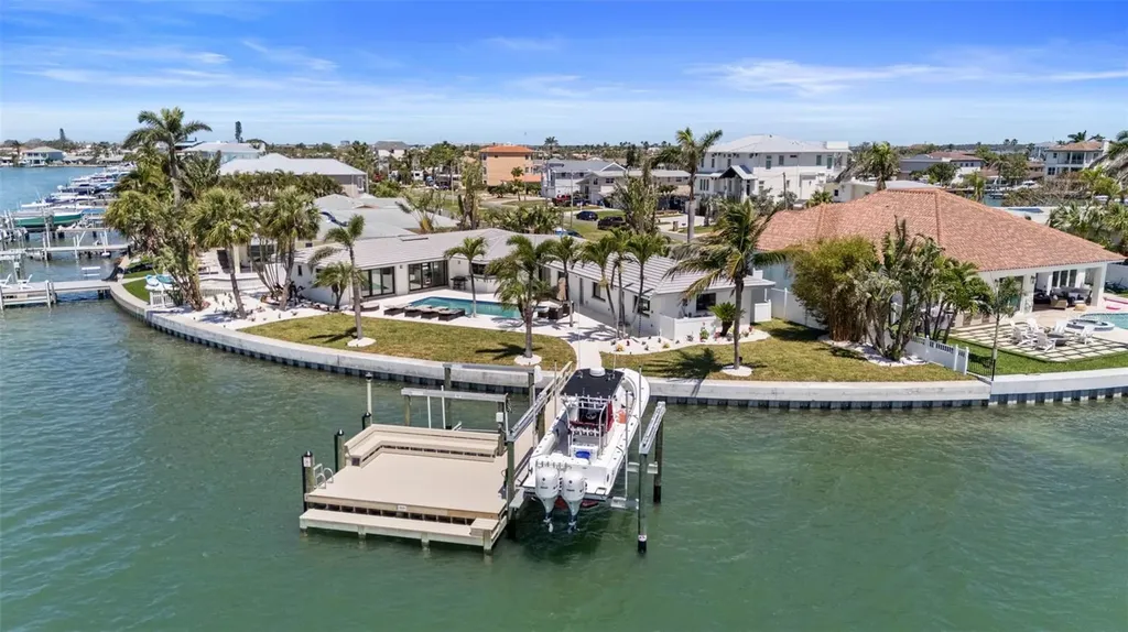11050 7th Street E Treasure Island FL 33706