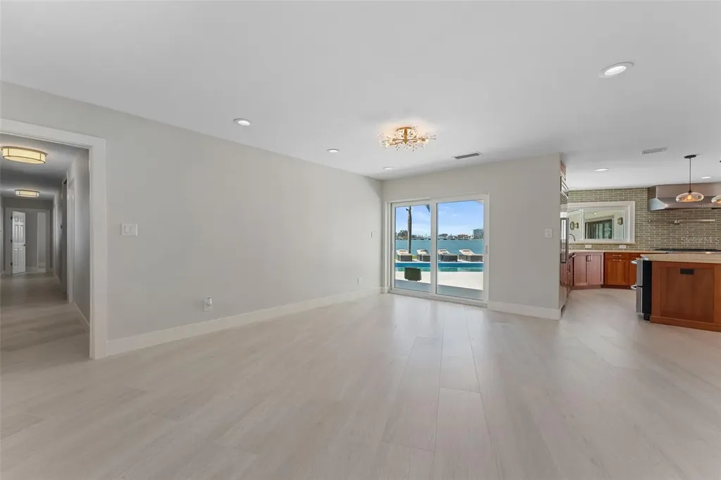 11050 7th Street E Treasure Island FL 33706