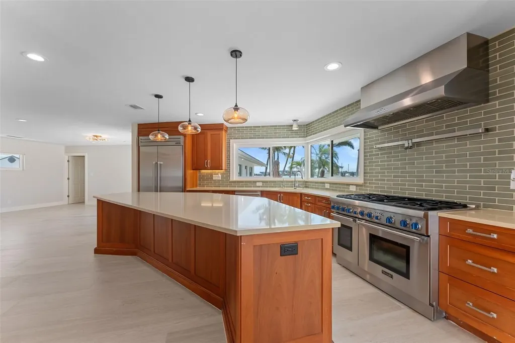 11050 7th Street E Treasure Island FL 33706