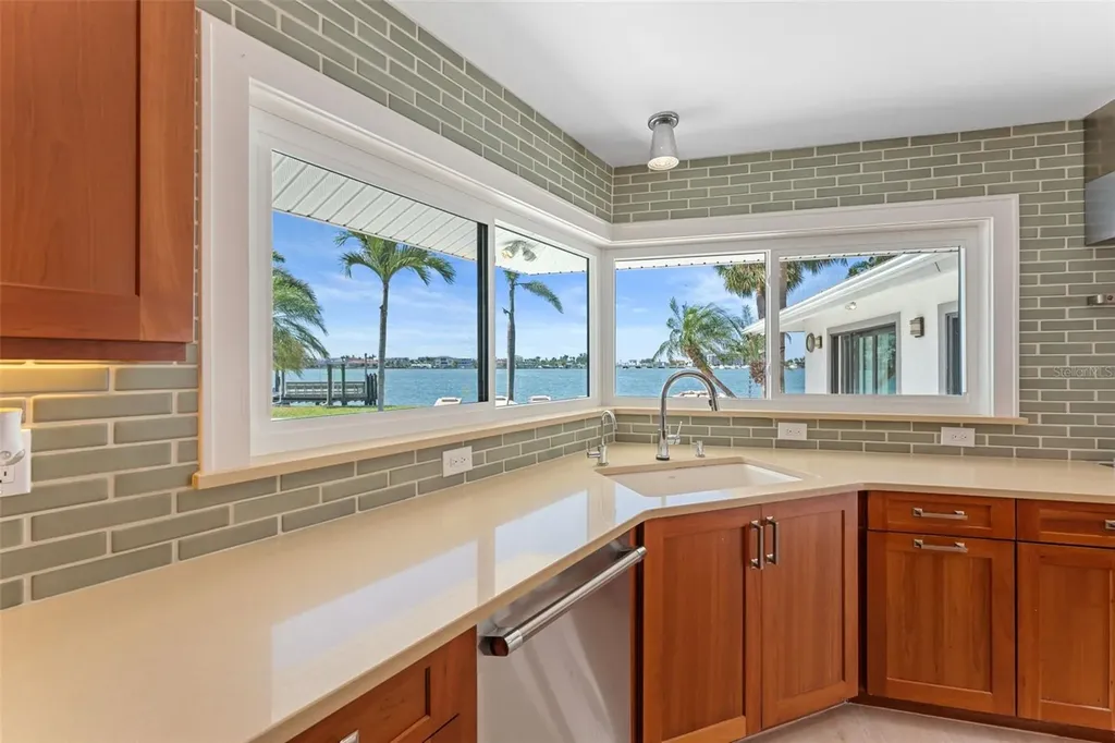 11050 7th Street E Treasure Island FL 33706