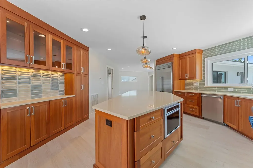 11050 7th Street E Treasure Island FL 33706