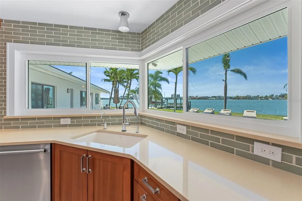 11050 7th Street E Treasure Island FL 33706