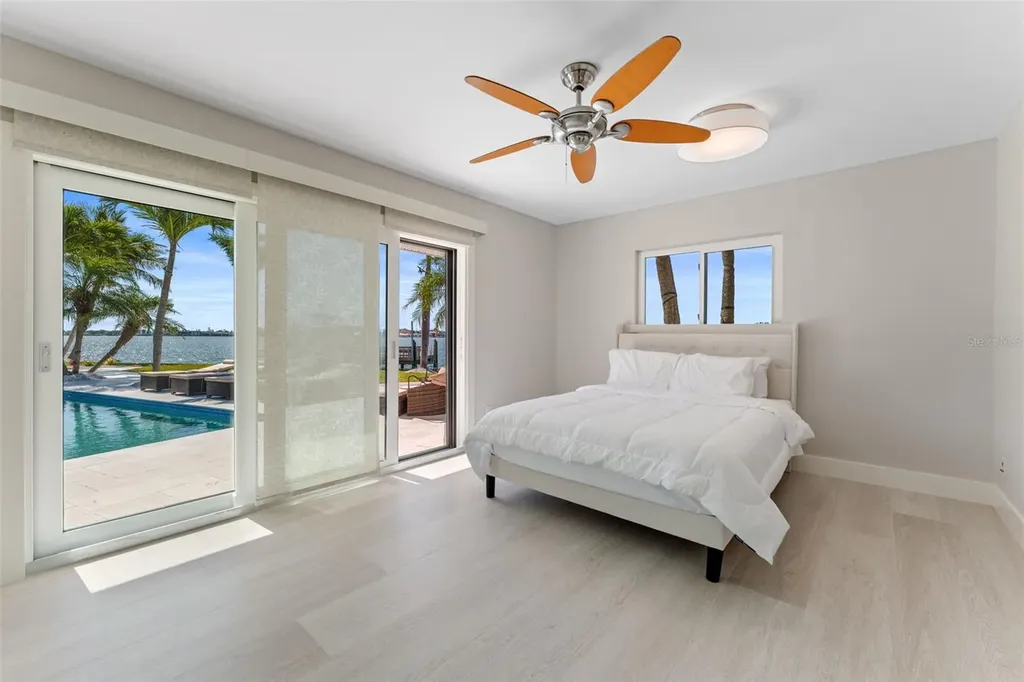 11050 7th Street E Treasure Island FL 33706