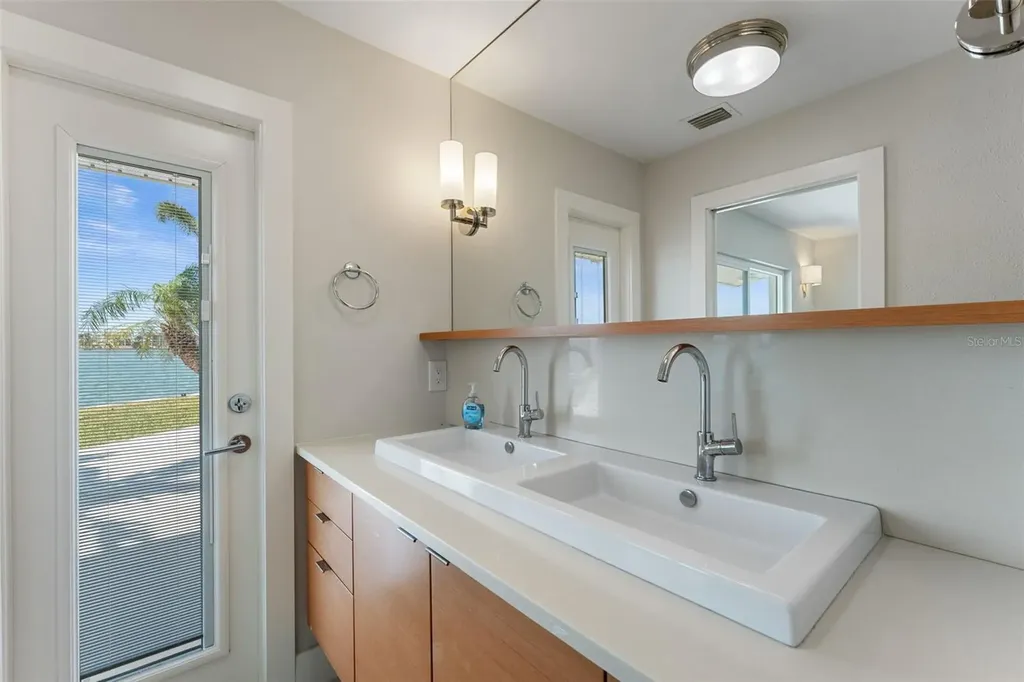 11050 7th Street E Treasure Island FL 33706
