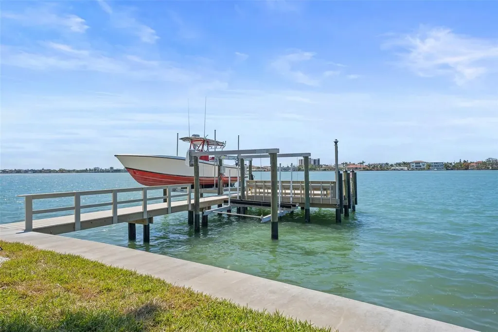 11050 7th Street E Treasure Island FL 33706