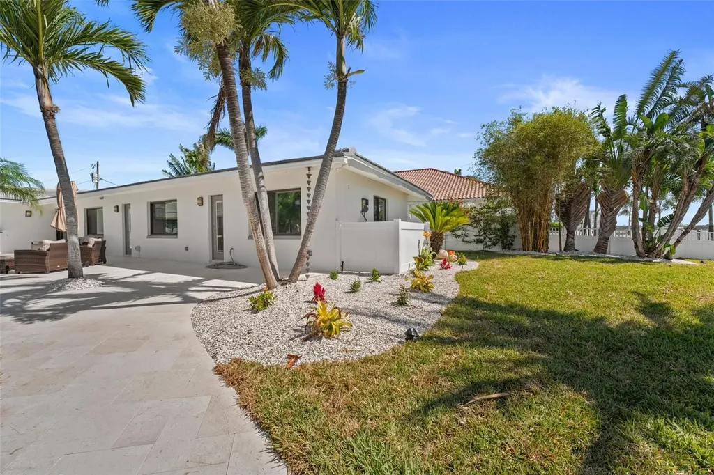 11050 7th Street E Treasure Island FL 33706
