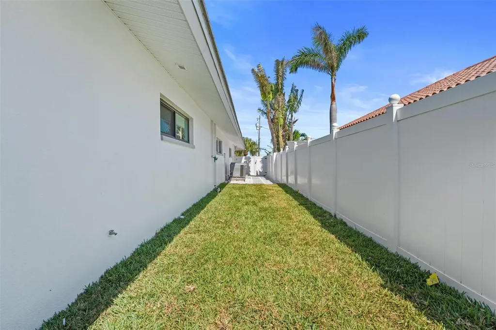 11050 7th Street E Treasure Island FL 33706