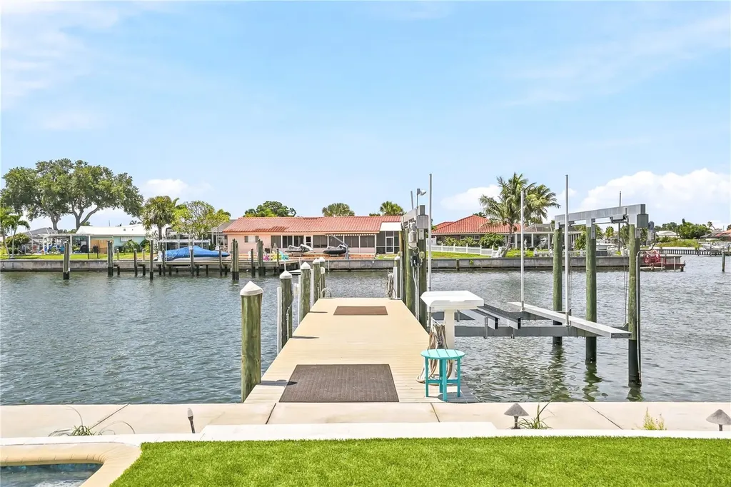 3896 42nd Avenue S St Petersburg FL 33711
