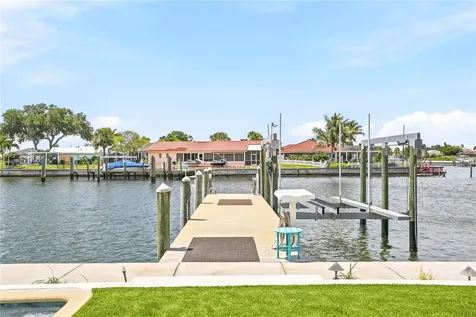 3896 42nd Avenue S St Petersburg FL 33711