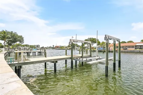 3896 42nd Avenue S St Petersburg FL 33711