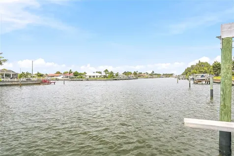 3896 42nd Avenue S St Petersburg FL 33711