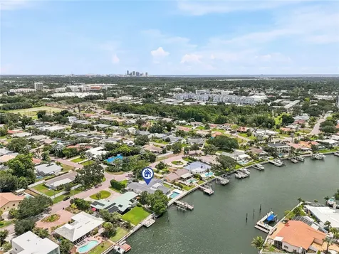 3896 42nd Avenue S St Petersburg FL 33711
