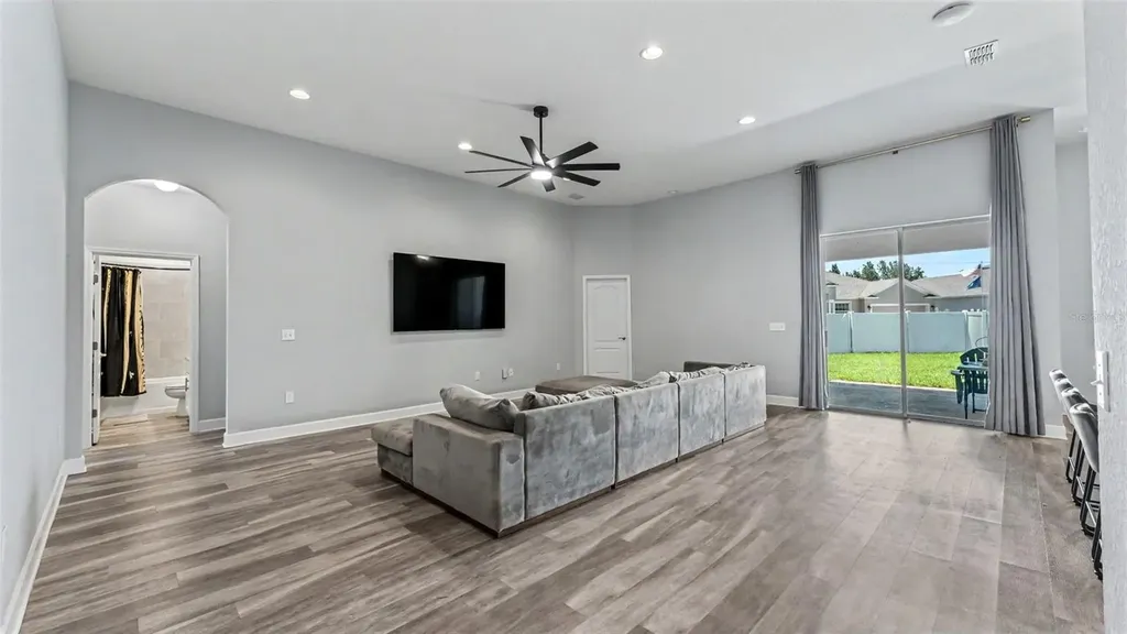 283 Cove At Eagle Lake Circle Eagle Lake FL 33839