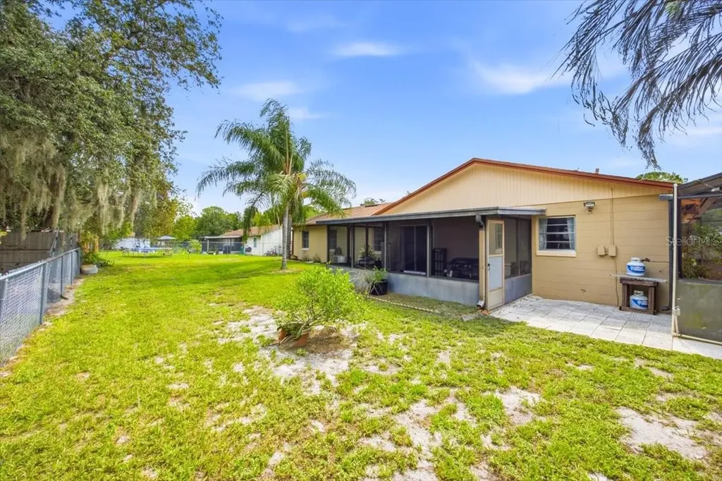 2266 Lake Lizzie Court St Cloud FL 34771