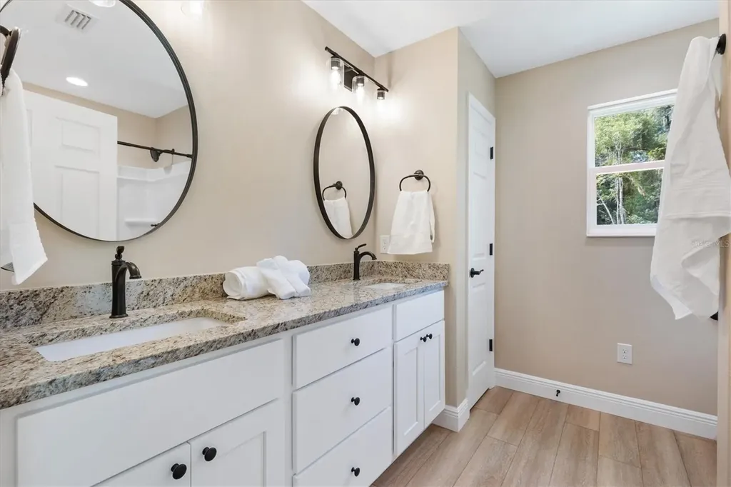 515 E Anderson Avenue Bushnell FL 33513
