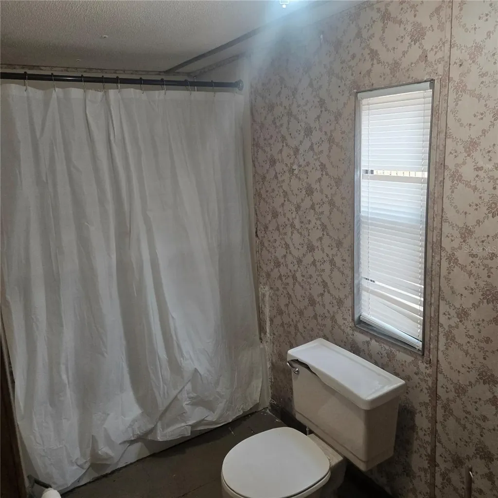 2820 Barnes Street Marianna FL 32448