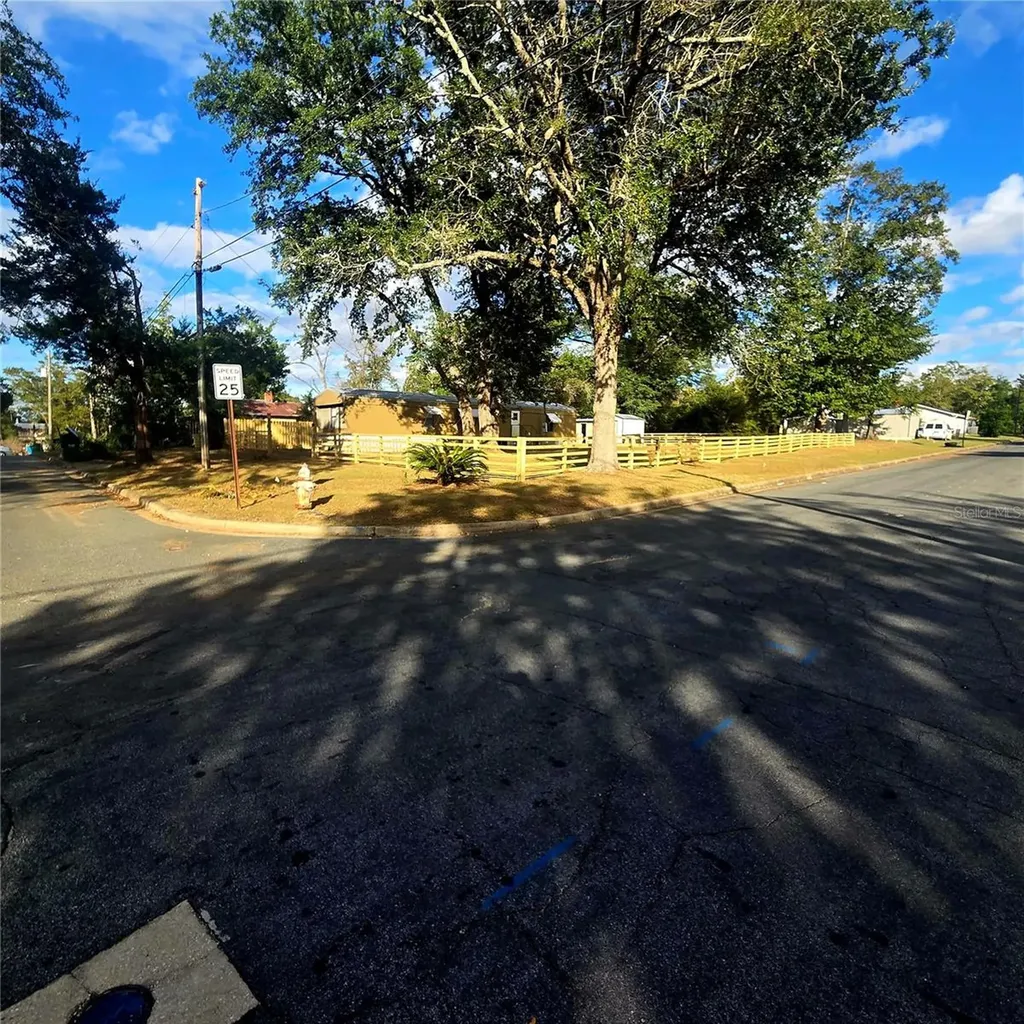 2820 Barnes Street Marianna FL 32448