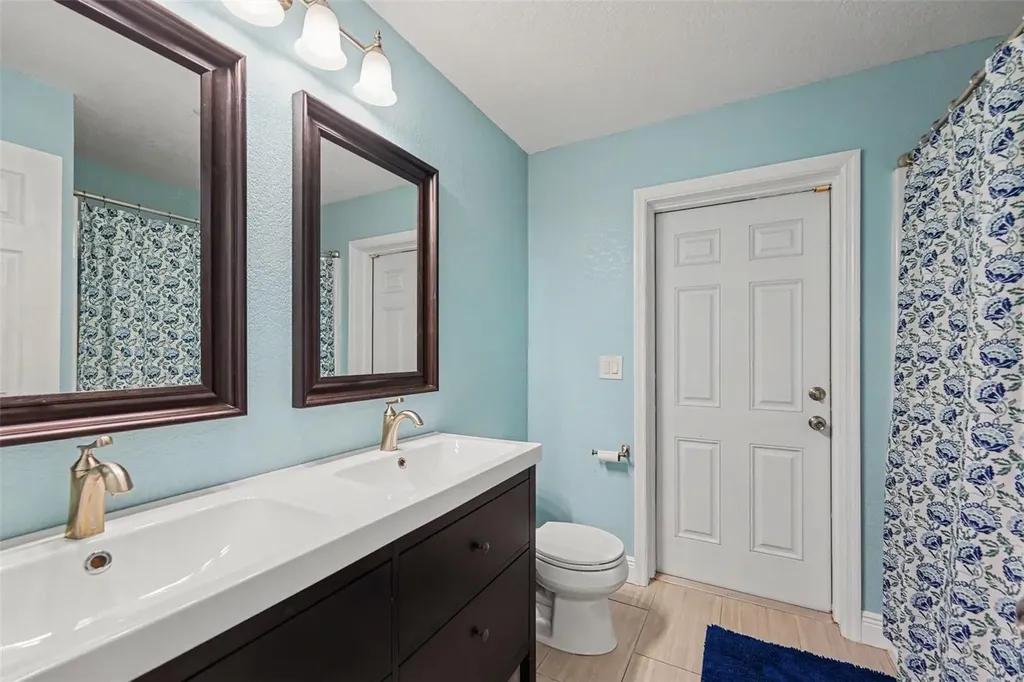 2675 Red Oak Court Clearwater FL 33761