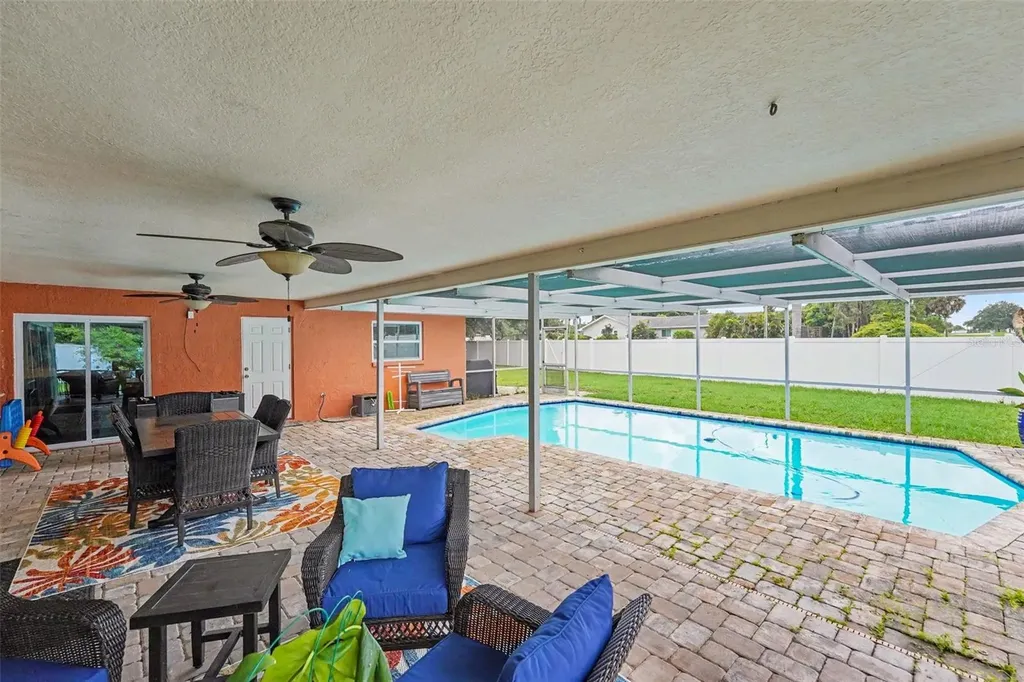 2675 Red Oak Court Clearwater FL 33761