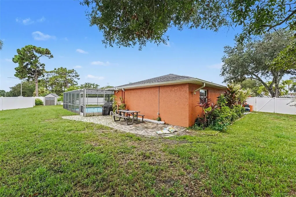 2675 Red Oak Court Clearwater FL 33761