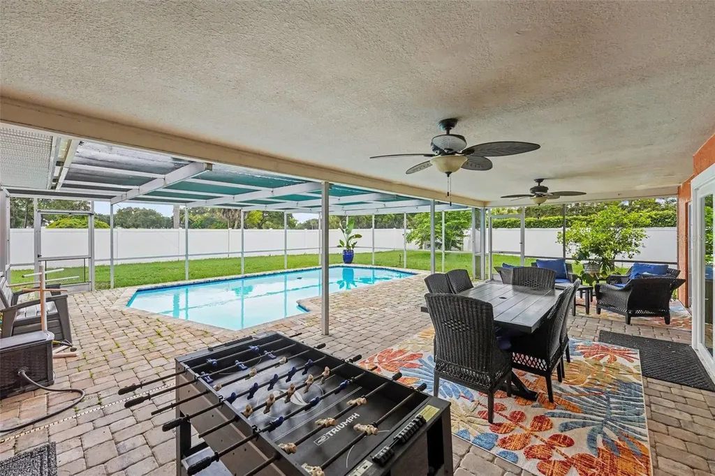 2675 Red Oak Court Clearwater FL 33761