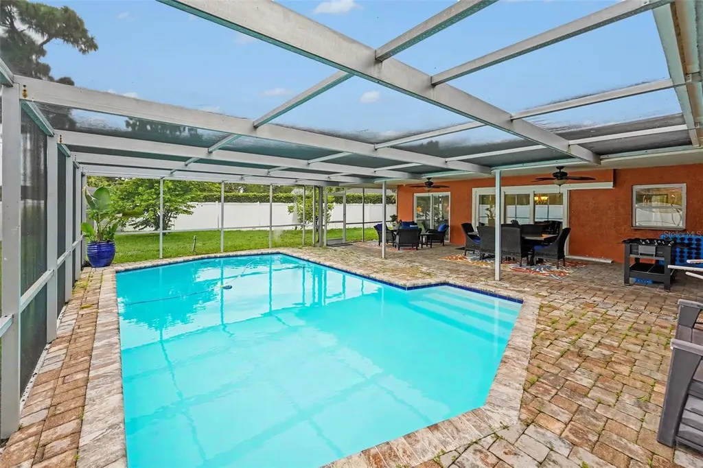 2675 Red Oak Court Clearwater FL 33761