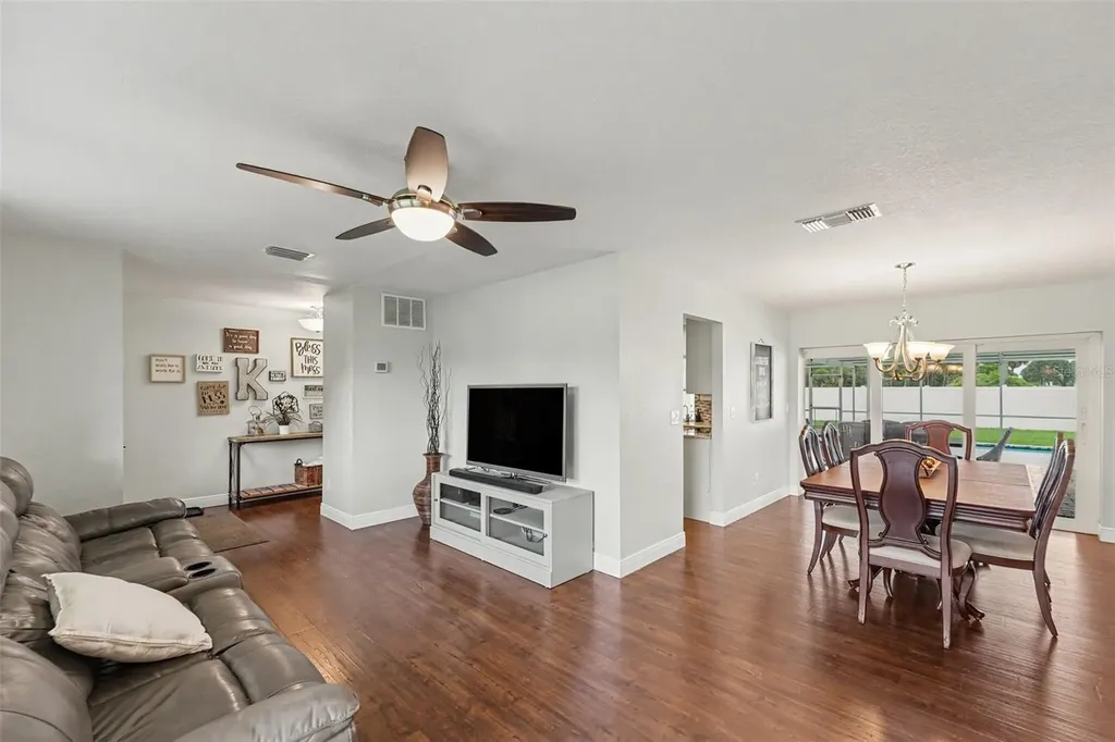 2675 Red Oak Court Clearwater FL 33761
