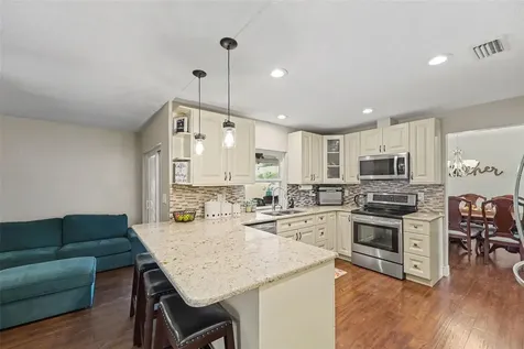 2675 Red Oak Court Clearwater FL 33761