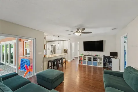 2675 Red Oak Court Clearwater FL 33761