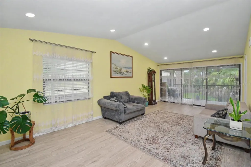 5677 Summer Side Lane Sarasota FL 34231