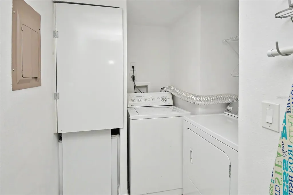 5677 Summer Side Lane Sarasota FL 34231