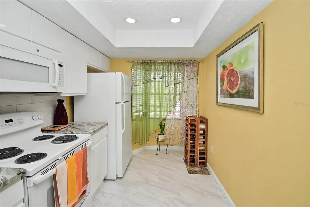 5677 Summer Side Lane Sarasota FL 34231