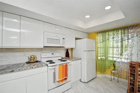 5677 Summer Side Lane Sarasota FL 34231