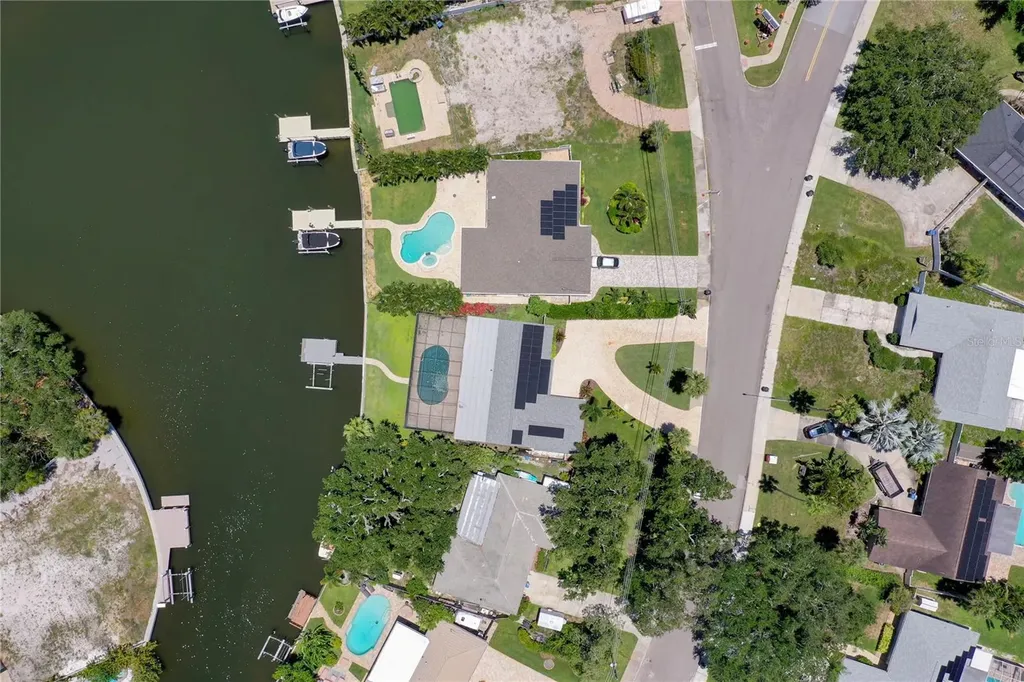 5119 Venetian Boulevard NE St Petersburg FL 33703