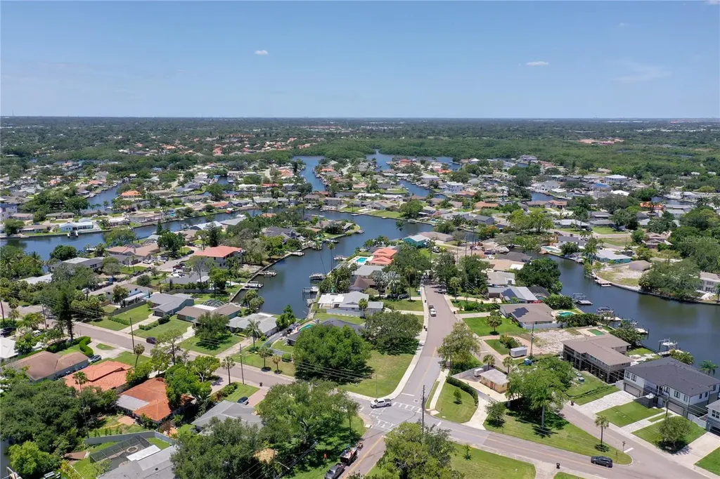 5119 Venetian Boulevard NE St Petersburg FL 33703
