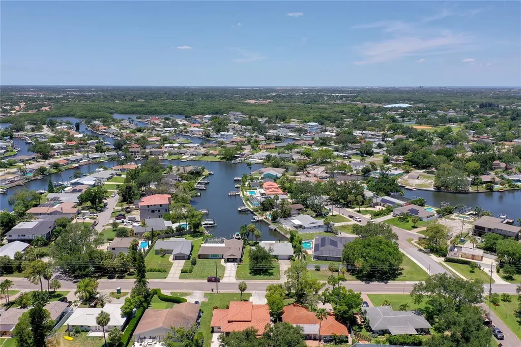 5119 Venetian Boulevard NE St Petersburg FL 33703