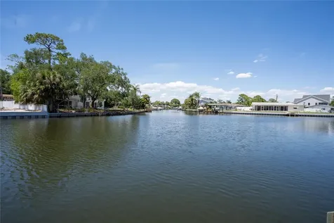 5119 Venetian Boulevard NE St Petersburg FL 33703