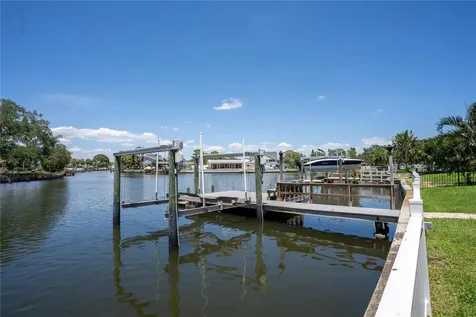 5119 Venetian Boulevard NE St Petersburg FL 33703