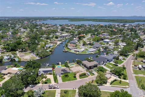 5119 Venetian Boulevard NE St Petersburg FL 33703